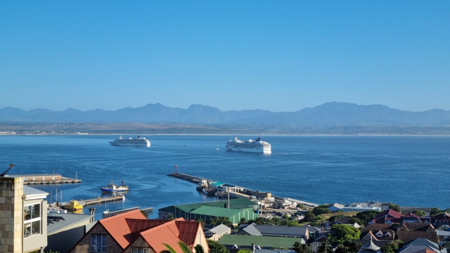 4 Bedroom Property for Sale in Linkside Western Cape